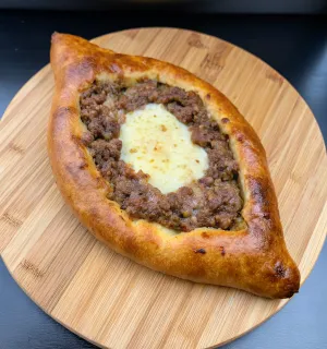 Хачапурі по-аджарськи м`ясний
