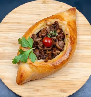 Хачапурі аджарський з лисичками